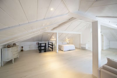 Luxury Villa Photo #30