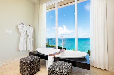 Luxury Villa Photo #11