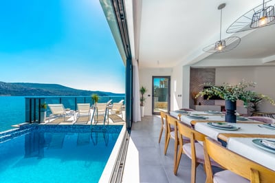 Luxury Villa Photo #26
