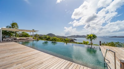 Luxury Villa Photo #4