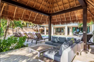 Luxury Villa Photo #9