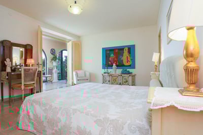 Luxury Villa Photo #19