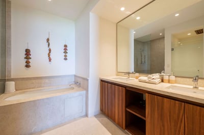 Luxury Villa Photo #15