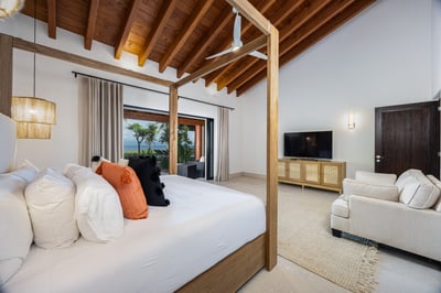 Luxury Villa Photo #50