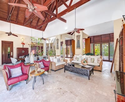 Luxury Villa Photo #15