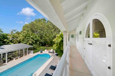 Luxury Villa Photo #4