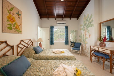 Luxury Villa Photo #12