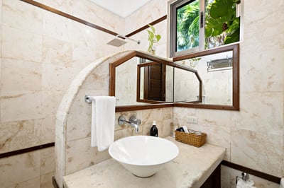 Luxury Villa Photo #36