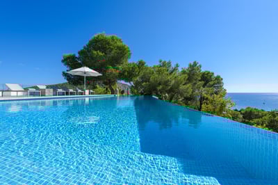 Luxury Villa Photo #7