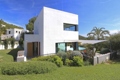Luxury Villa Photo #3