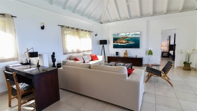 Luxury Villa Photo #12