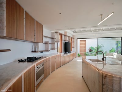 Luxury Villa Photo #30