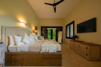 Luxury Villa Photo #28