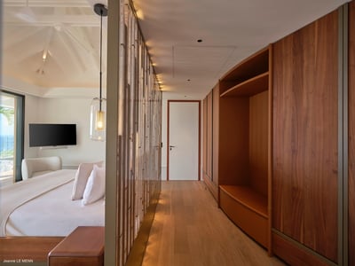 Luxury Villa Photo #37