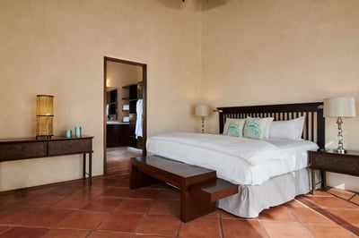 Luxury Villa Photo #16