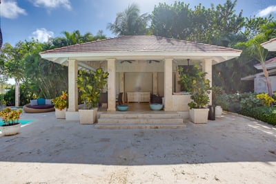 Luxury Villa Photo #7