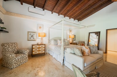 Luxury Villa Photo #58