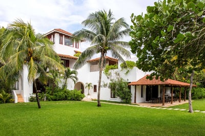 Luxury Villa Photo #17