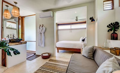 Luxury Villa Photo #22