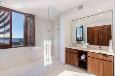 Luxury Villa Photo #27