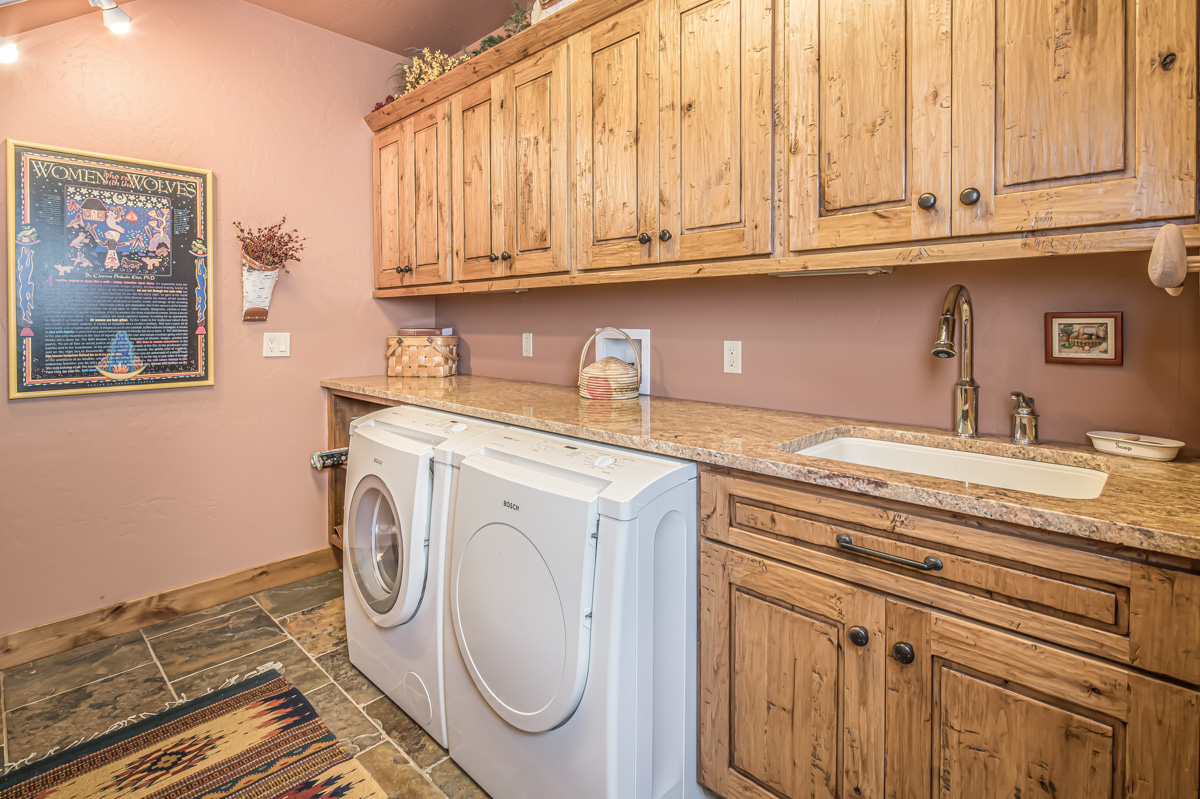 Moon Rider Ski Chalet Home rental - 23