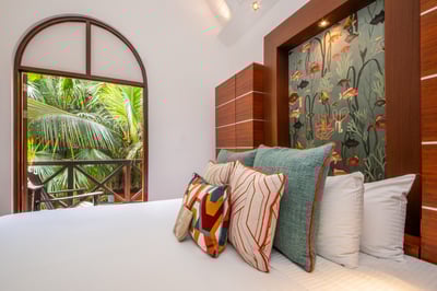 Luxury Villa Photo #6