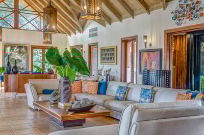 Luxury Villa Photo #18