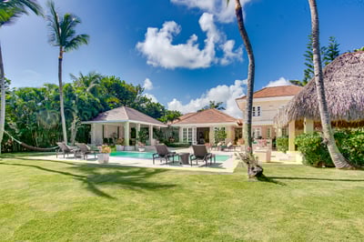 Luxury Villa Photo #4