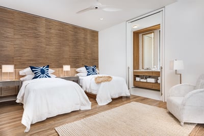 Luxury Villa Photo #43