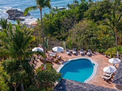 Luxury Villa Photo #13