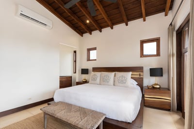 Luxury Villa Photo #12