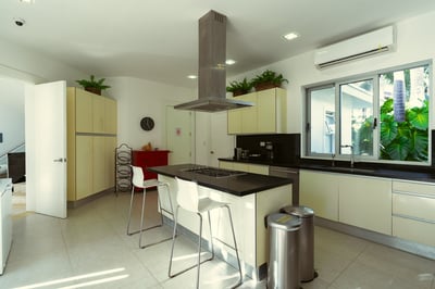 Luxury Villa Photo #32