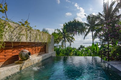 Luxury Villa Photo #2