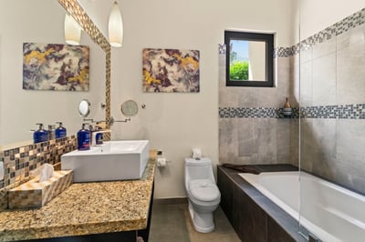 Luxury Villa Photo #47