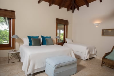 Luxury Villa Photo #32