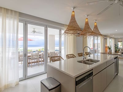 Luxury Villa Photo #16
