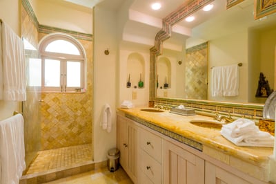 Luxury Villa Photo #24