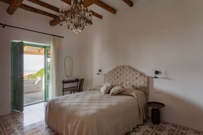 Luxury Villa Photo #23