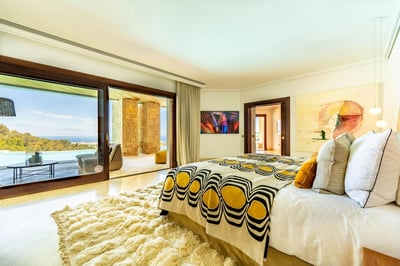 Luxury Villa Photo #34