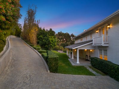 Luxury Villa Photo #11