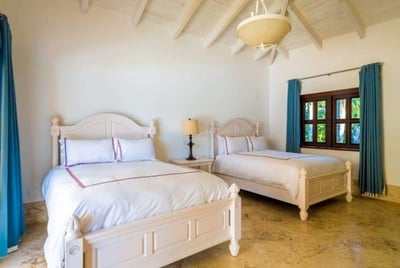 Luxury Villa Photo #21