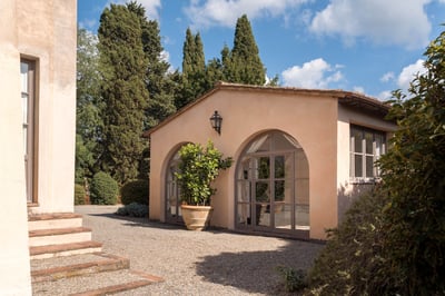 Luxury Villa Photo #3