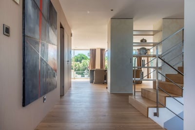 Luxury Villa Photo #18