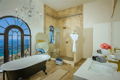 Luxury Villa Photo #34