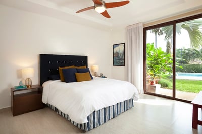 Luxury Villa Photo #34
