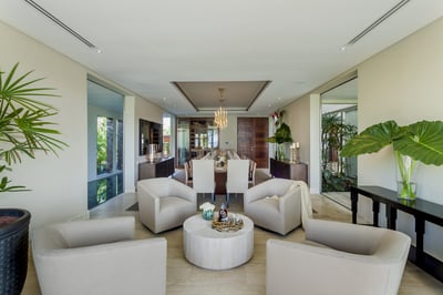 Luxury Villa Photo #10