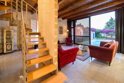Luxury Villa Photo #23