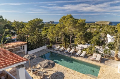 Luxury Villa Photo #13