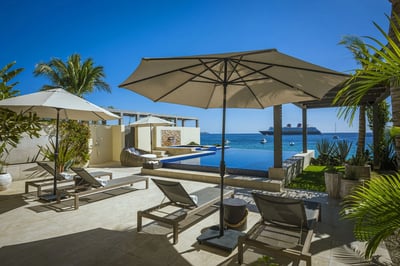 Luxury Villa Photo #14
