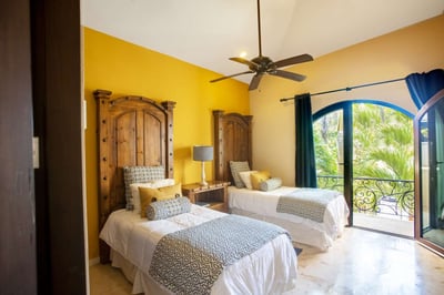 Luxury Villa Photo #29